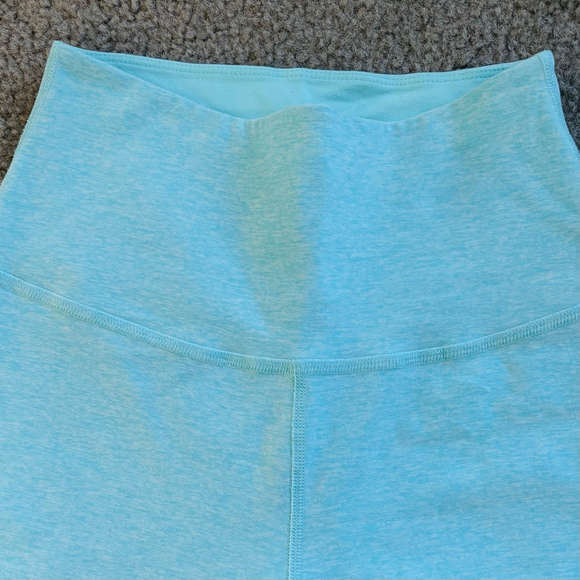 EUC Beyond Yoga Spacedye Midi High Waisted Legging Capri Blue/Grotto | Sz Lg - Picture 3 of 9